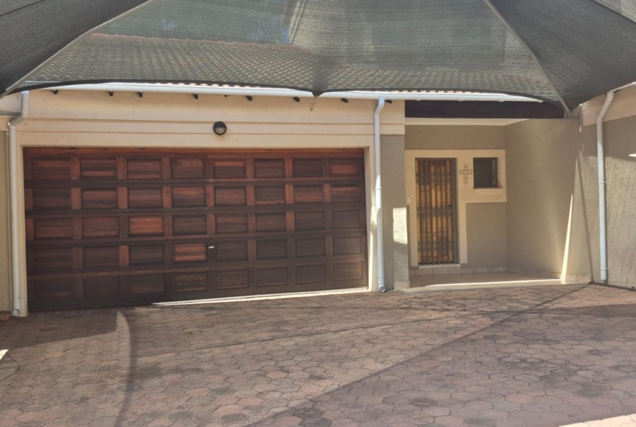 To Let 3 Bedroom Property for Rent in Safari Gardens North West